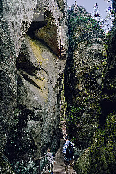 Vater und Sohn bei Adrspach-Teplice Rocks  Natur