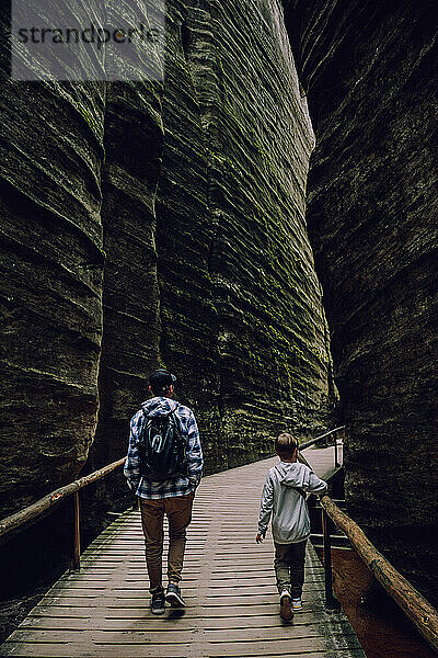 Vater und Sohn bei Adrspach-Teplice Rocks  Natur