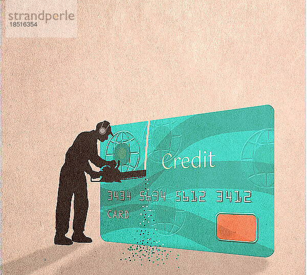 Silhouette eines Mannes  der mit einer Kettensäge eine Kreditkarte schneidet