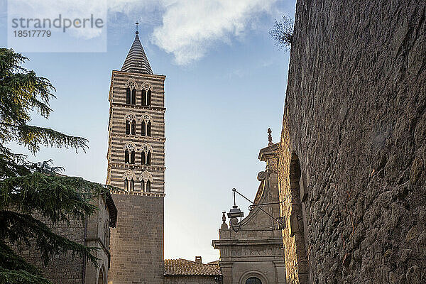 Italien  Latium  Viterbo  Glockenturm des Palazzo dei Papi