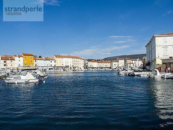 Hafen der Stadt Cres  Insel Cres  Kroatien  Kvarner Bucht  Adria  Kroatien  Europa