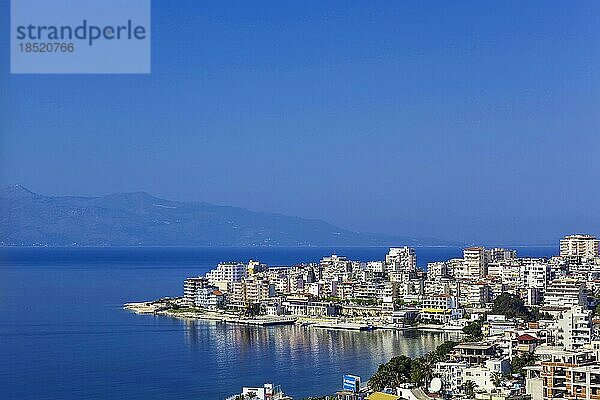 Hafenstadt Saranda  Stadtansicht  beliebter Badeort an der Küste des Ionischen Meeres  Saranda  Qark Vlora  Albanien  Europa