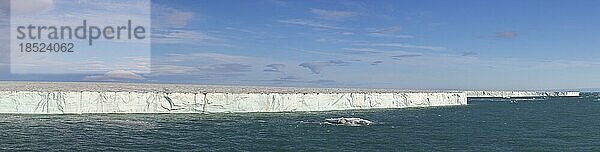 Brasvellbreen Gletscher  45 km langer Strom  der vom Eisdom Sørdomen von Austfonna südwärts ins Meer mündet  Nordaustlandet  Svalbard  Spitzbergen