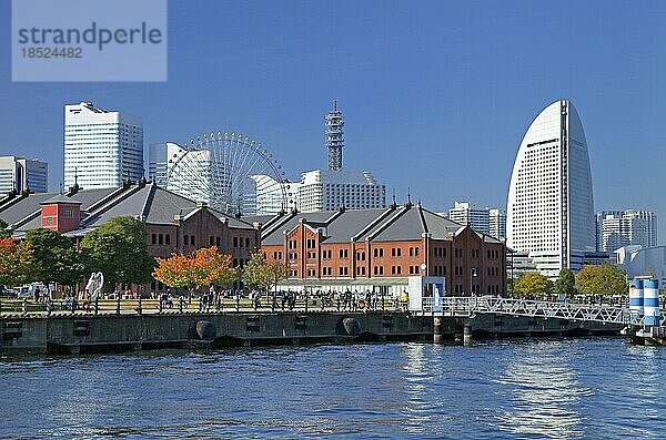 Yokohama Red Brick Warehouse und Blick auf Minato Mirai 21 Yokohama Stadt Kanagawa Japan