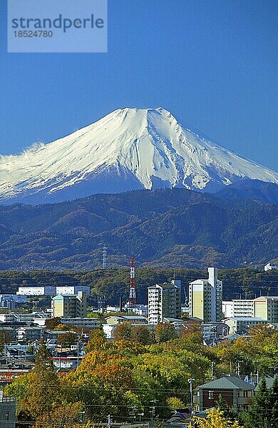 Berg Fuji (3776 m)  Blick von West Tokio Japan