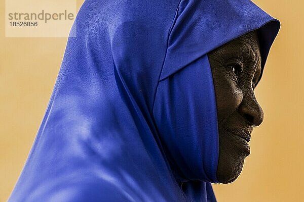 Porträt einer Muslima  aufgenommen in Niger  Ouallam  Niger  Afrika