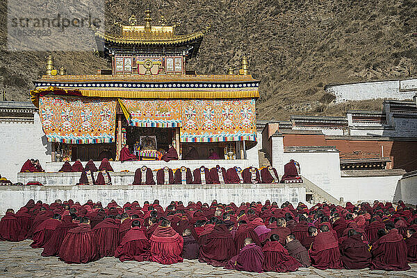 Mönche im Labrang-Kloster; Labrang  Amdo  China