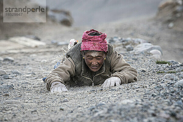 Pilger auf der Kora-Pilgerreise am Berg Kailash; Autonome Region Tibet  Tibet