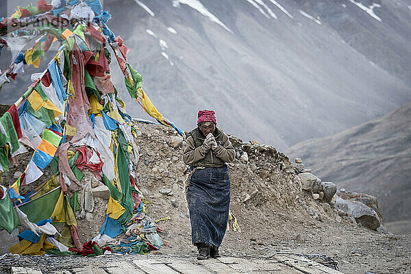 Pilger auf der Kora-Pilgerreise am Berg Kailash; Autonome Region Tibet  Tibet