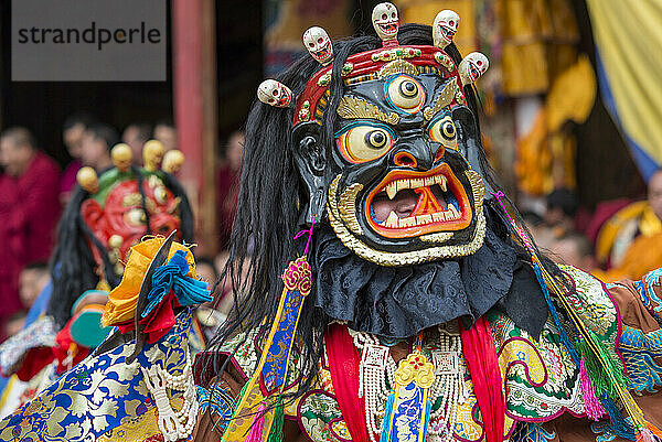 Bunte Masken und Kostüme beim buddhistischen Cham-Tanz; Labrang  Amdo  China