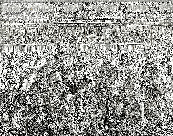 Modisches Publikum im Parkett des Royal Opera House  Covent Garden  London im 19. Jahrhundert. Nach einer Illustration von Gustave Doré in der amerikanischen Ausgabe von London aus dem Jahr 1890: A Pilgrimage  geschrieben von Blanchard Jerrold und illustriert von Gustave Doré.