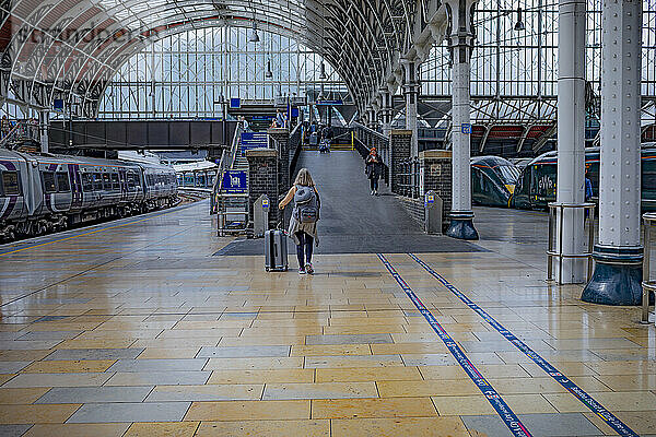 Piccadilly-Bahnhof außerhalb des Flughafens Heathrow  England  UK; London  England