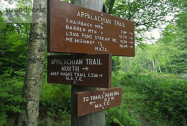 Schilder entlang des Appalachian Trail; Maine  Vereinigte Staaten von Amerika