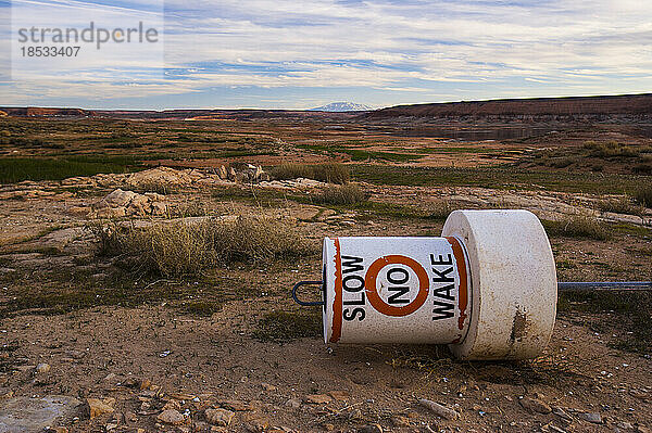 Niedrigwasser im Lake Powell in der Nähe des Bullfrog-Hafens  Glen Canyon National Recreation Area  Utah  USA; Utah  Vereinigte Staaten von Amerika