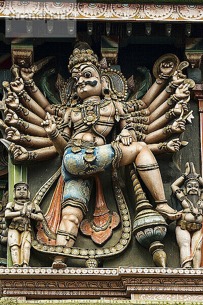 Hindugott mit vielen Armen im Meenakshi-Tempel  Indien; Madurai  Indien