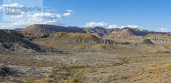 Erosionserscheinungen in einer interessanten geologischen Landschaft bei Thompson Springs  Utah  USA; Thompson  Utah  Vereinigte Staaten von Amerika