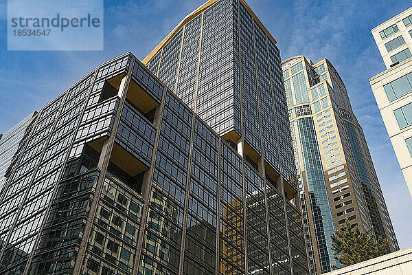 Verschiedene Architekturstile des Gebäudes 1201 3rd Ave und des Second and Seneca Building in der Innenstadt von Seattle  Washington  USA; Seattle  Washington  Vereinigte Staaten von Amerika