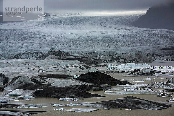 Vatnajokull  der größte Gletscher Islands  der 8 % der Insel bedeckt; Island