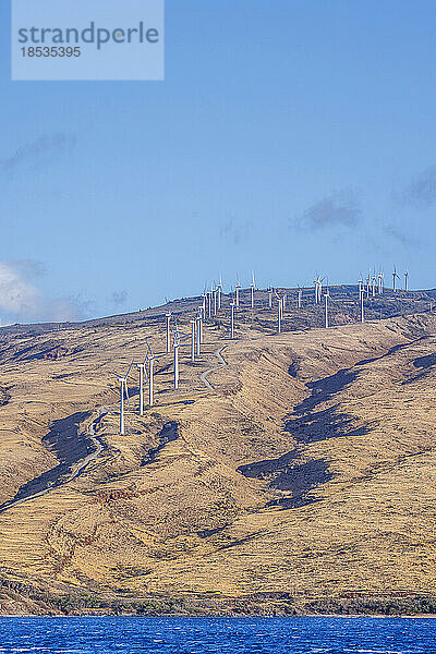 Der größte Windpark im Bundesstaat Hawaii wurde 2006 in den West Maui Mountains  Hawaii  USA  in Betrieb genommen; Maui  Hawaii  Vereinigte Staaten von Amerika