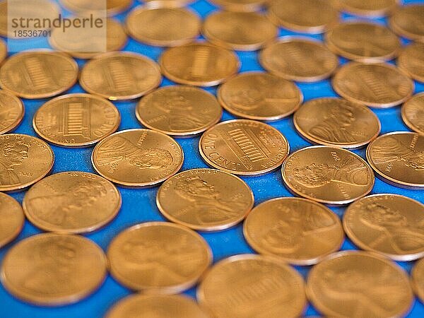 Ein Cent Dollar Münzen  Vereinigte Staaten über blau