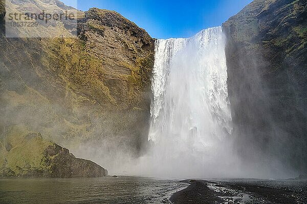 Wasserfall Skogafoss  Fluss Skoga  Südisland  Island  Europa