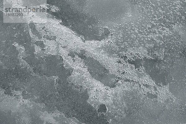 Detail  Eismuster auf einem gefrorenen Fluss  Provinz Quebec  Kanada  Nordamerika