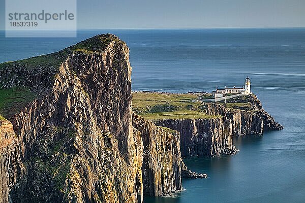 Leuchtturm Neist Point auf der Isle of Skye  Innere Hebriden  Schottische Highlands  Schottland  UK