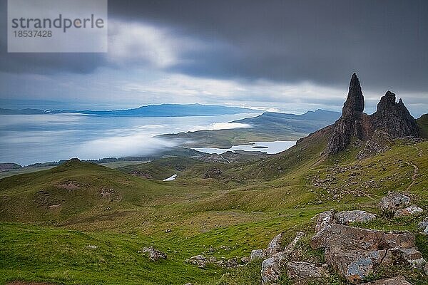 Felsnadel Old Man of Storr  Isle of Skye  Innere Hebriden  Schottland  Großbritannien  Europa