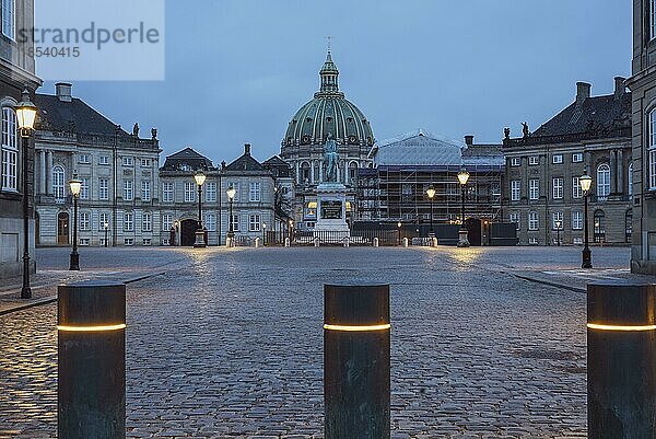 Amalienborg Palast und Kuppel der Frederikskirche  auch Marmorkirche genannt  Kopenhagen  Region Hovedstaden  Dänemark  Europa