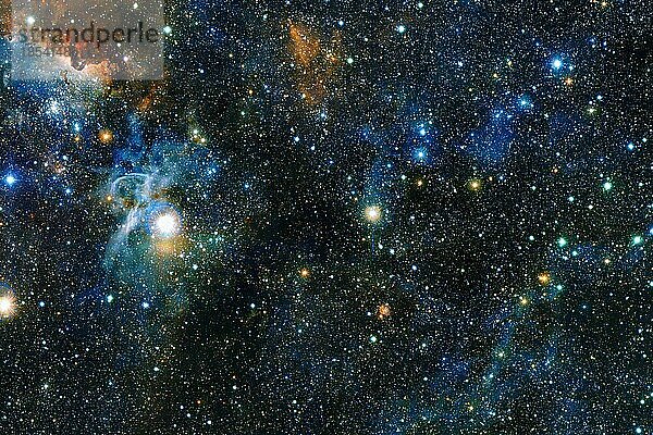 Kunst aus dem Weltraum. Sternenfeld. Beeindruckende Nebelfelder. Elemente dieses Bildes wurden von der NASA zur Verfügung gestellt