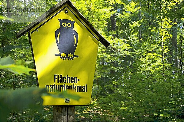 Schild Flächennaturdenkmal. Info sign nature monument area (in German)