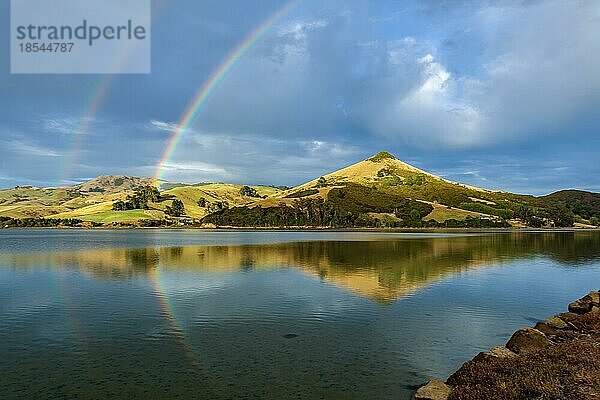 Doppelter Regenbogen über der Otago Peninsula