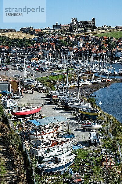Blick entlang des Esk in Richtung Whitby