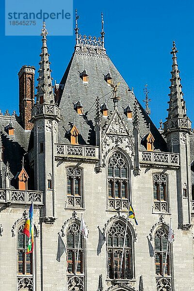 Rathaus auf dem Marktplatz in Brügge