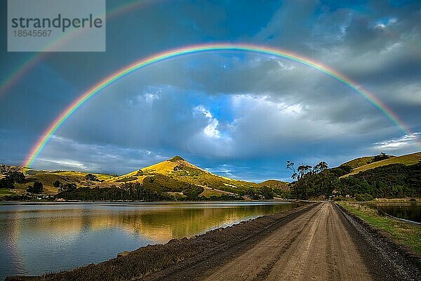 Doppelter Regenbogen über der Otago Peninsula