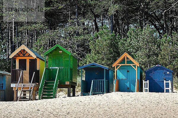 Einige farbenfrohe Strandhütten in Wells Next the Sea