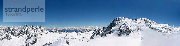 Panoramablick auf Chamonix Mont Blanc in Frankreich