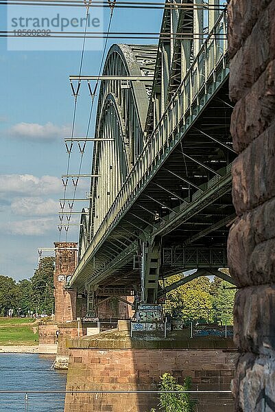 Eisenbahnbrücke Südbrücke über den Rhein