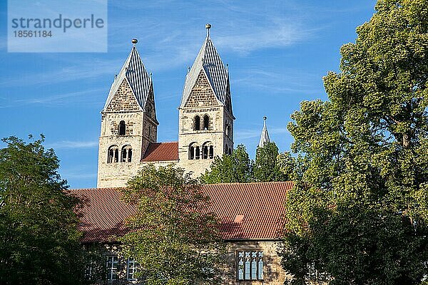 Domplatz Halberstadt Blick auf die Liebfrauenkirche