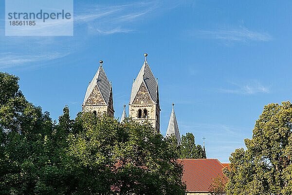 Domplatz Halberstadt Blick auf die Liebfrauenkirche