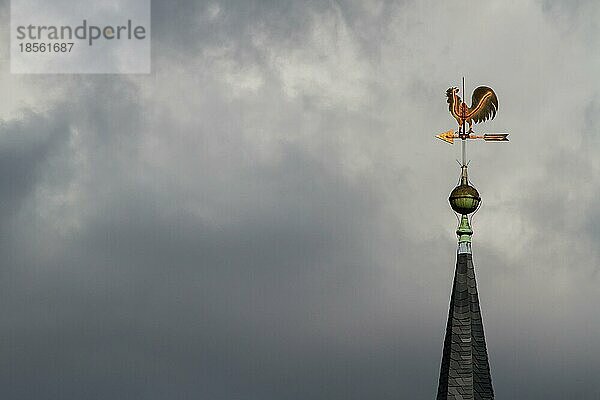 Blick auf die Kirche von Ulzigerode Harz Blitzschutz Kirchturm