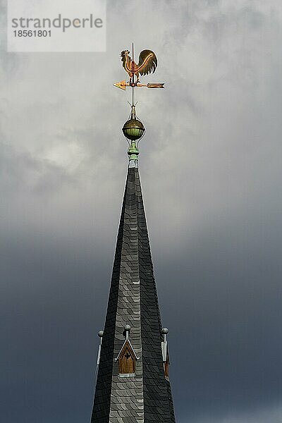 Blick auf die Kirche von Ulzigerode Harz Blitzschutz Kirchturm