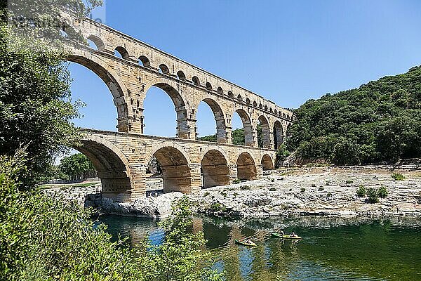 Die römischen Architekten und Wasserbauingenieure  die diese Brücke entwarfen  schufen sowohl ein technisches als auch ein künstlerisches Meisterwerk