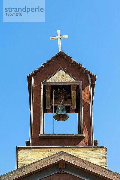 Alte Glocke auf dem Dach einer christlichen Kirche in Südspanien
