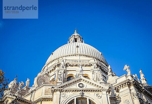 Eine der schönsten Kirchen Venedigs  traditionelles Wahrzeichen der Stadt