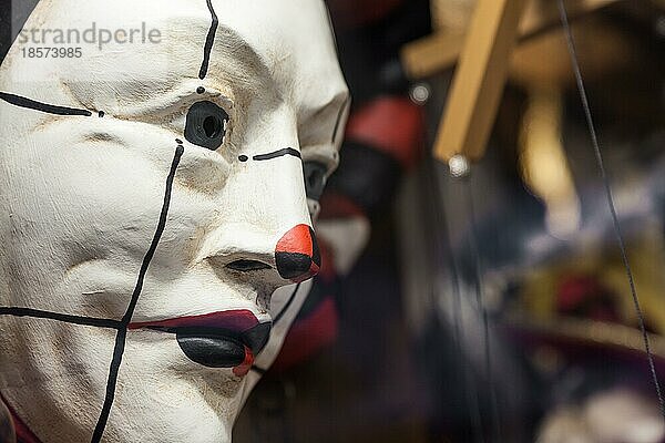 Detail einer traditionellen venezianischen Maske Venedig  Italien  Europa