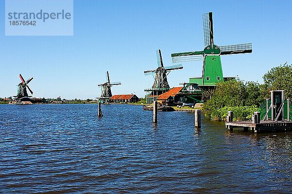 Mühlen in Holland  traditionelles und direktes Wahrzeichen des Landes