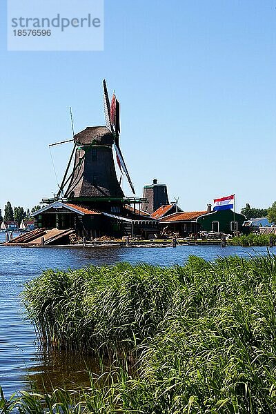 Mühlen in Holland  traditionelles und direktes Wahrzeichen des Landes