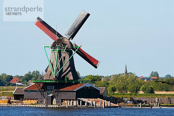 Mühlen in Holland  traditionelles und direktes Wahrzeichen des Landes