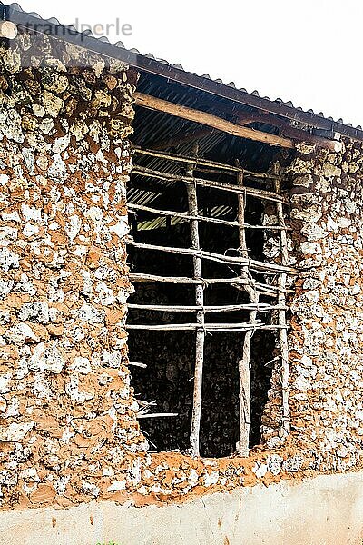 Kenia  Malindi Stadt. Detail der traditionellen Technik für den Bau von Armenhäusern  Afrika